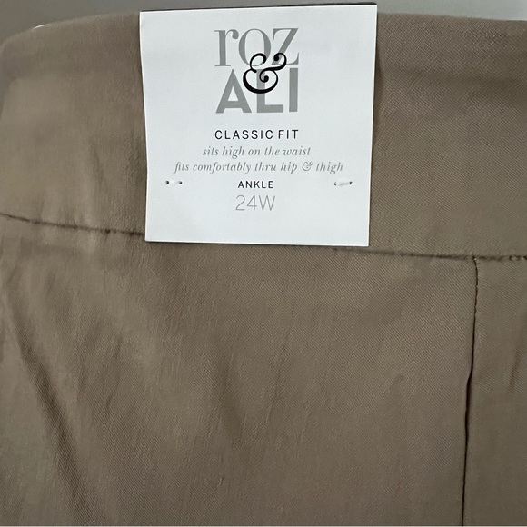 Roz & Ali Classic Fit Ankle Pants - Picture 7 of 12